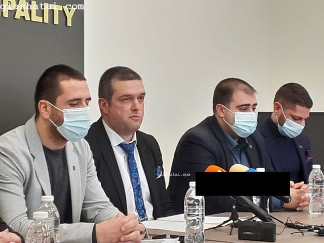 Здравните власти първо направиха Сурва три седмици, после я обявиха за невъзможна