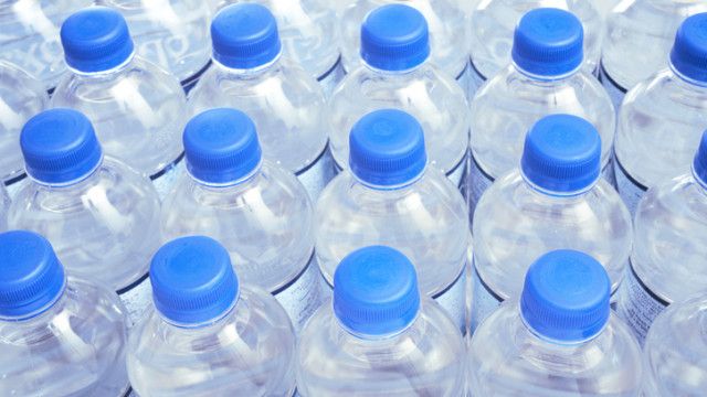 Очаквана тъжна картинка: бой за безплатна вода в Перник