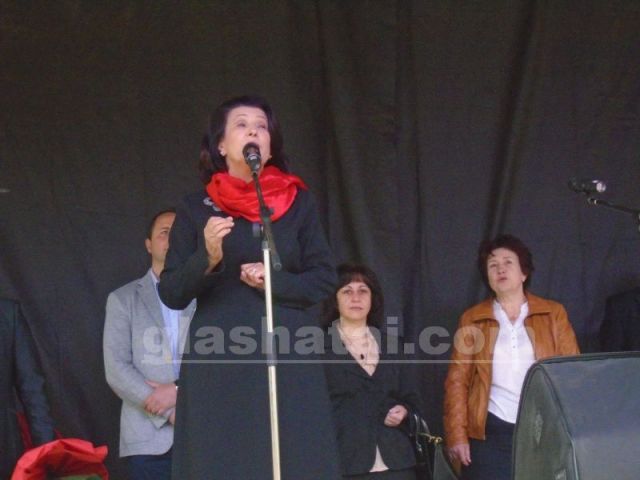 Трън празнува фолклорната памет и почете Гюрга Пинджурова