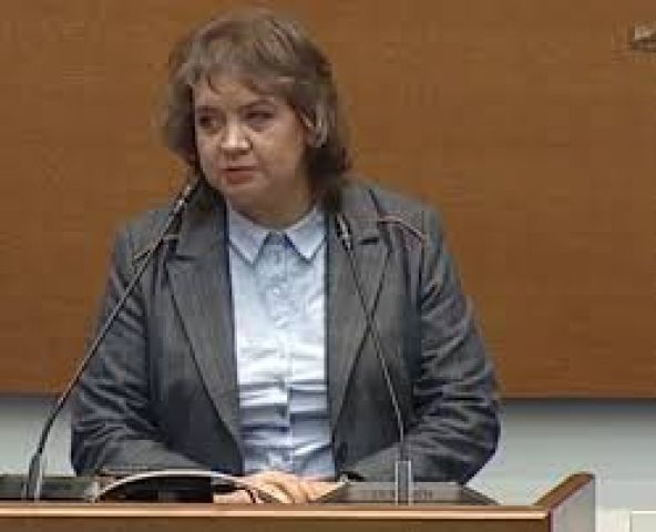 Киселова връща на президента искането за референдум за еврото