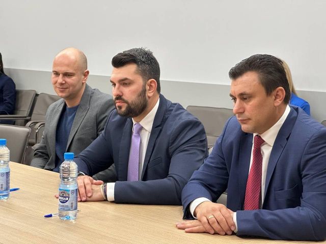 ГЕРБ-СДС регистрираха листата за изборите ГЕРБ-СДС регистрираха листата за изборите