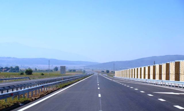 ТИР препядства движението на Магистралата