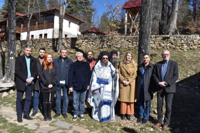 Кандидатите за народни представител на коалиция ГЕРБ – СДС  присъстваха днес на Архиерейска света Литургия в село Лева река, община Трън