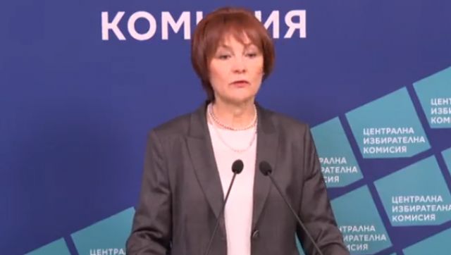 ЦИК: Валидни са и бюлетините с отпечатък от вот една върху друга