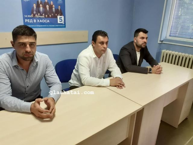 Е. Костадинов: Викан ли е председателят на РИК в Областна администрация за ежедневен отчет Е. Костадинов: Викан ли е председателят на РИК в Областна администрация за ежедневен отчет