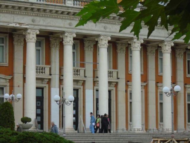 Три изложби в галерия Перник през март