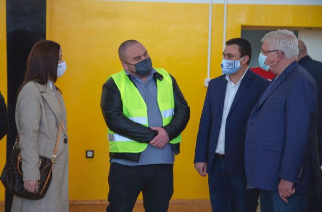 Кирил Ананиев и Красен Кралев дадоха начало на реконструкцията на зала 