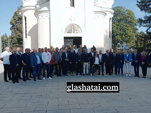 ГЕРБ откриха кампанията си в Перник. Представиха листа от професионалисти ГЕРБ откриха кампанията си в Перник. Представиха листа от професионалисти