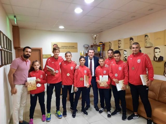  Владимиров се срещна с медалистите от европейското първенство по карате 