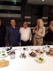 Кметът на Ковачевци вечеря с Лепа Брена