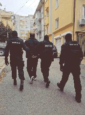 Разбиха група за трафик на мигранти. Сред тях  и перничани