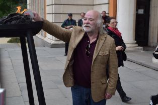 Нелеп инцидент прати в болница уважаван перничанин
