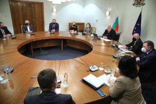 Над 24 милиона лева отпусна правителството за осигуряване на 36 000 флакона ремдесивир