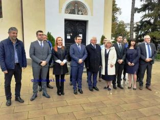 Коалиция ГЕРБ - СДС в Перник откри предизборната си кампания /снимки/
