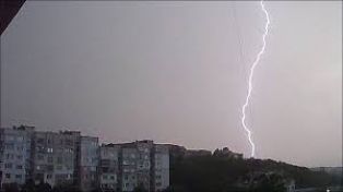Код опасно време утре