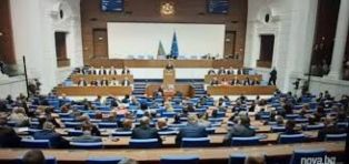 След серия почивки и договорки, за 7-ми  път не избраха Председател