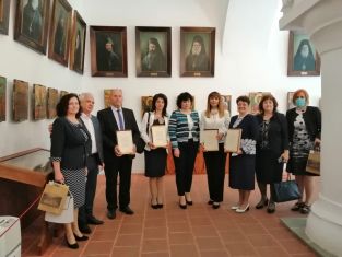 Директор на пернишко училище е сред носителите на престижна награда