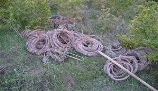 Двама  рязаха кабели на Червена могила