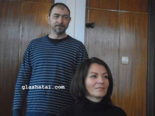 Пернишка певица се заби в стълб с колата си