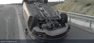 Почерпен обърна колата си по таван между Люлин и Бучино