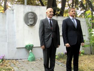 Кандидатът за вицепрезидент от партия Възраждане Петър Волгин започна предизборната си обиколка от Перник