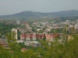 Партиите заложиха на познати лица. Ето кои водят листите за предстоящия вот